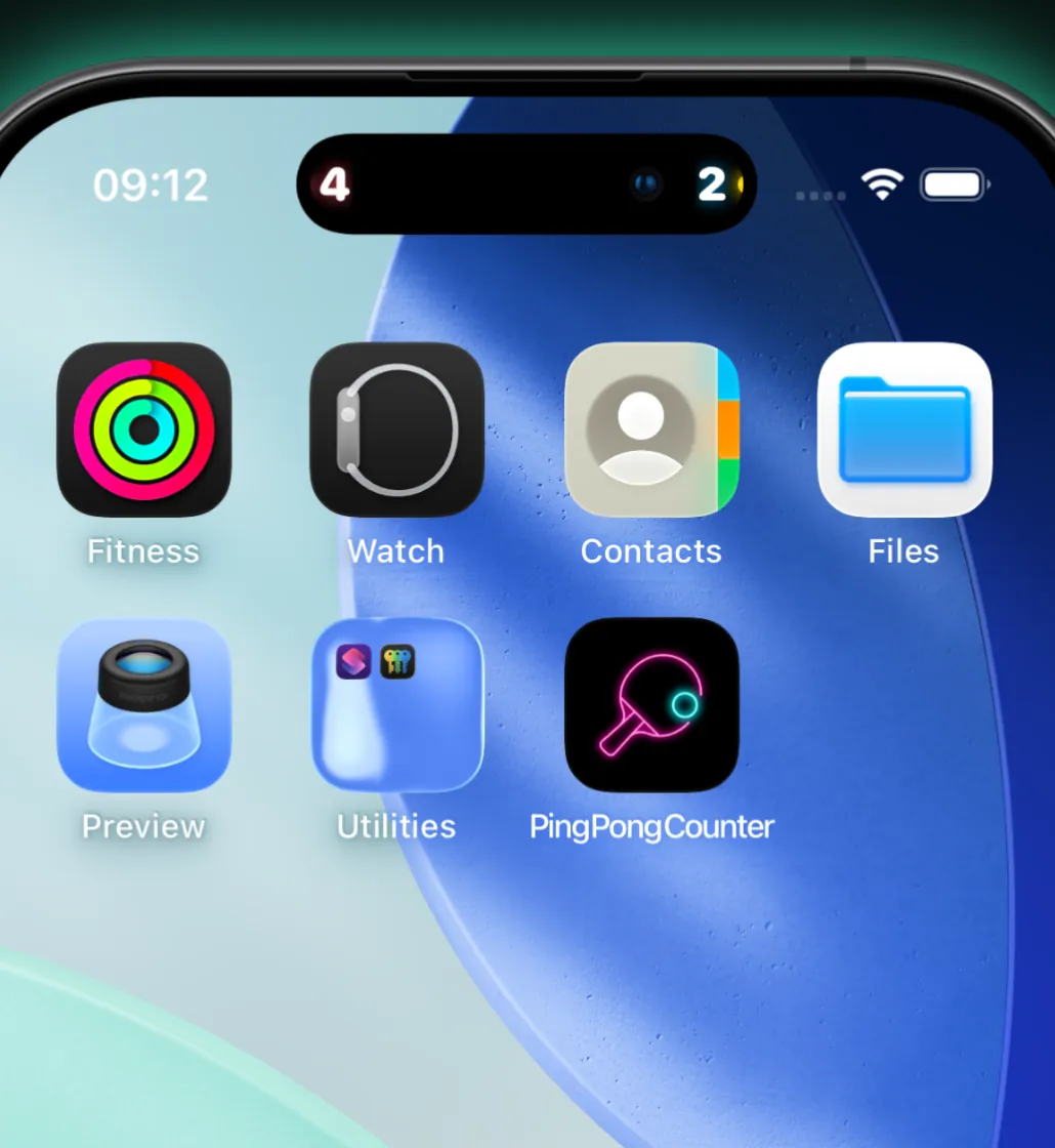 The Dynamic Island on an iPhone Home Screen showing the ping pong score, 4 against 2.