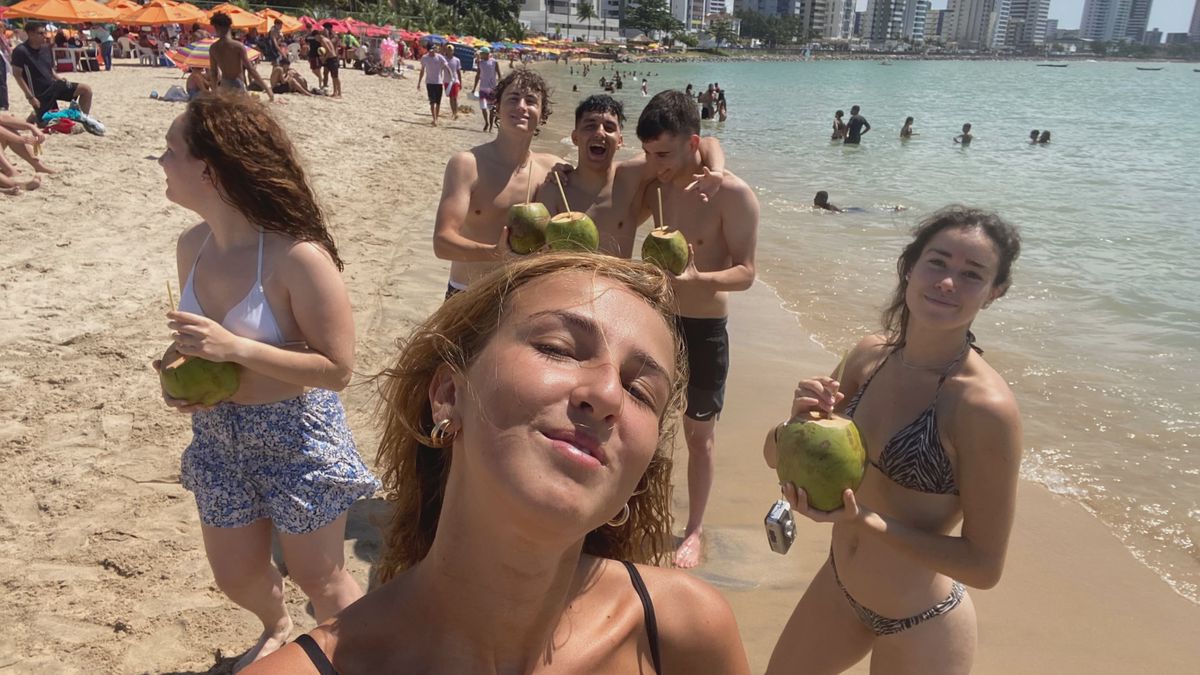 Relaxing morning in Olinda beach