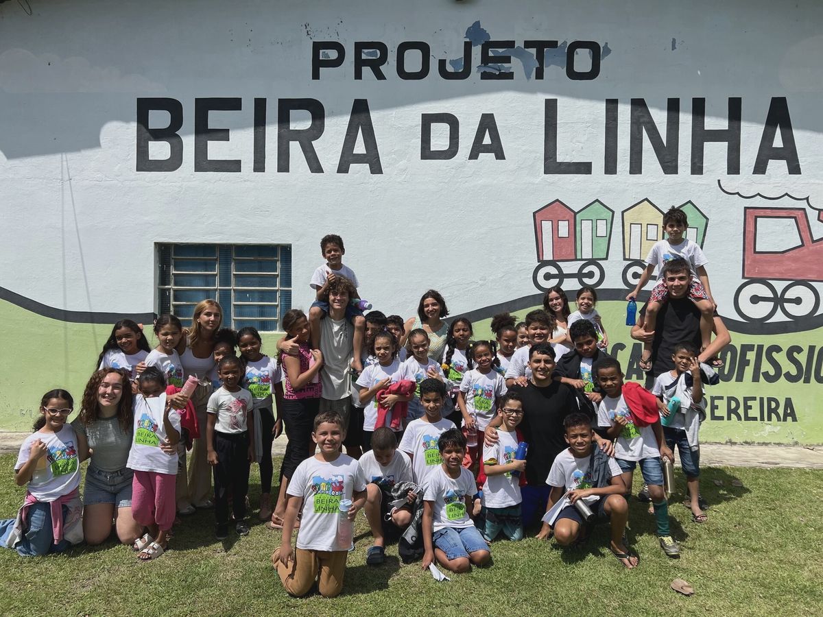 Beira da Linha Project with child